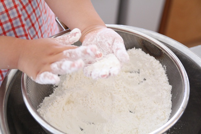 子どもと作るパンケーキ