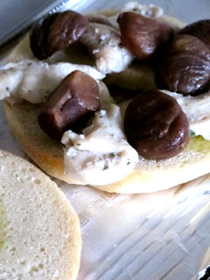 栗とチキンのピザ