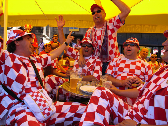 クロアチア応援団の圧倒的な力