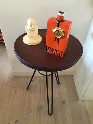 ロシアで買ったお土産の瓶｜こぐれひでこ　くらしのたね