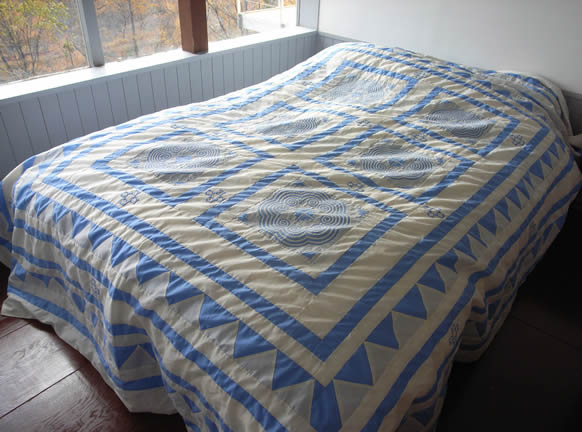 こぐれひでこ　山の家のベッドカバー