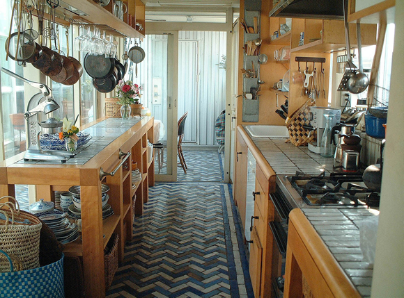 丸見えのキッチン