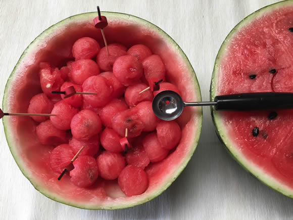 還暦祝いのスイカケーキ