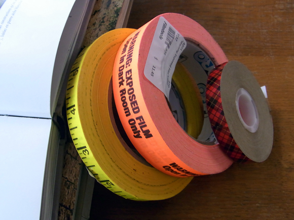 多分アメリカではなんてことないテープ