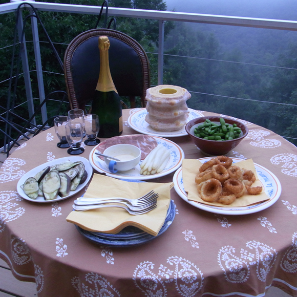 こぐれひでこ｜霧が立ちこめる天空のベランダでの夕食