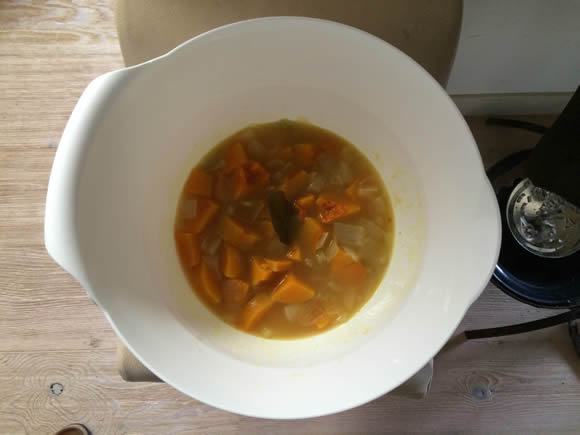 バターナッツカボチャスープ